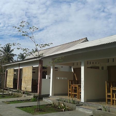 Putri Homestay Гілі-Мено Номер фото