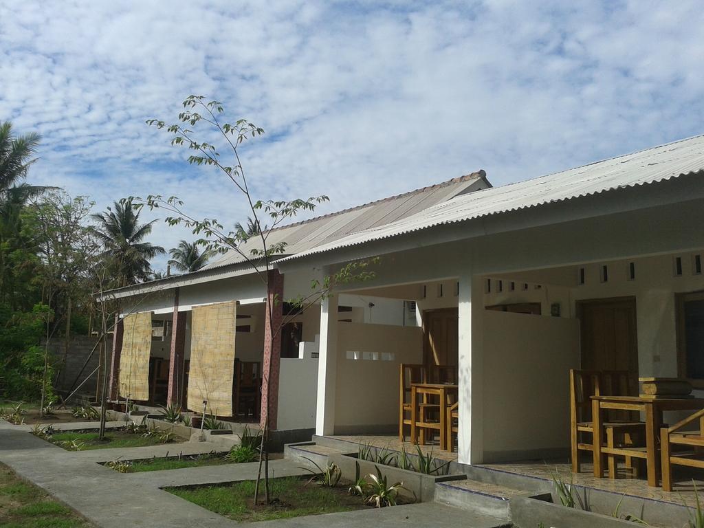 Putri Homestay Гілі-Мено Номер фото