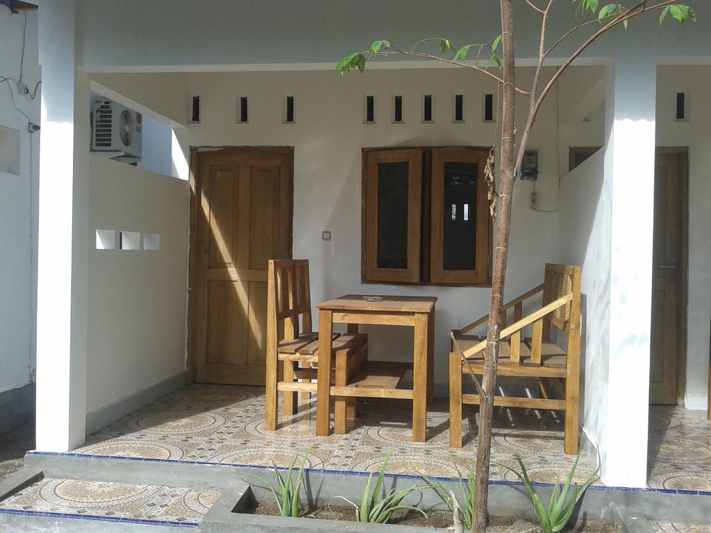 Putri Homestay Гілі-Мено Номер фото