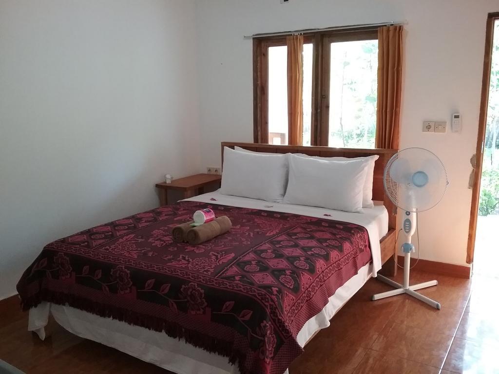 Putri Homestay Гілі-Мено Екстер'єр фото
