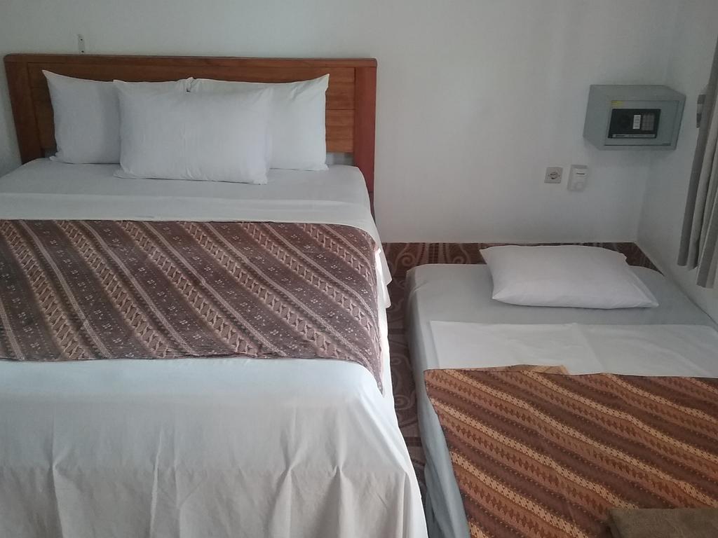 Putri Homestay Гілі-Мено Екстер'єр фото