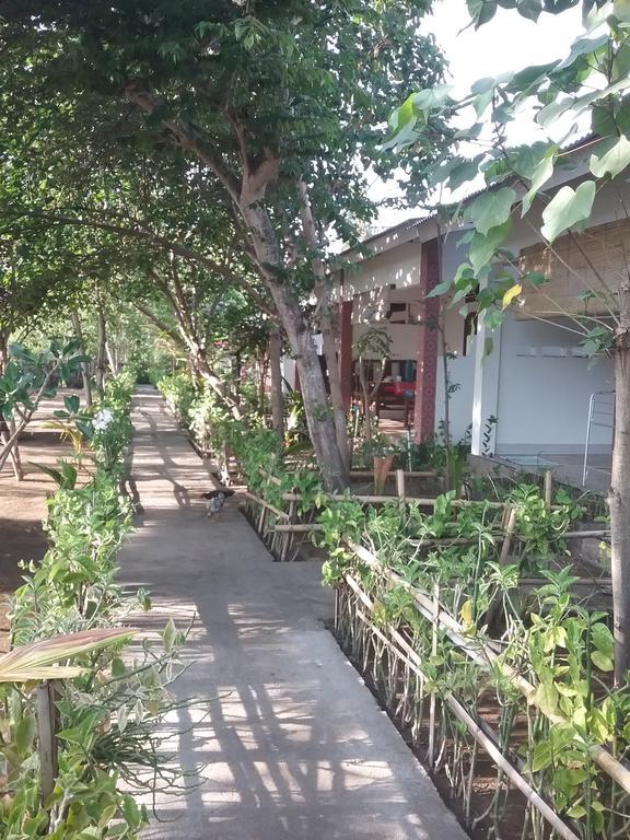 Putri Homestay Гілі-Мено Екстер'єр фото