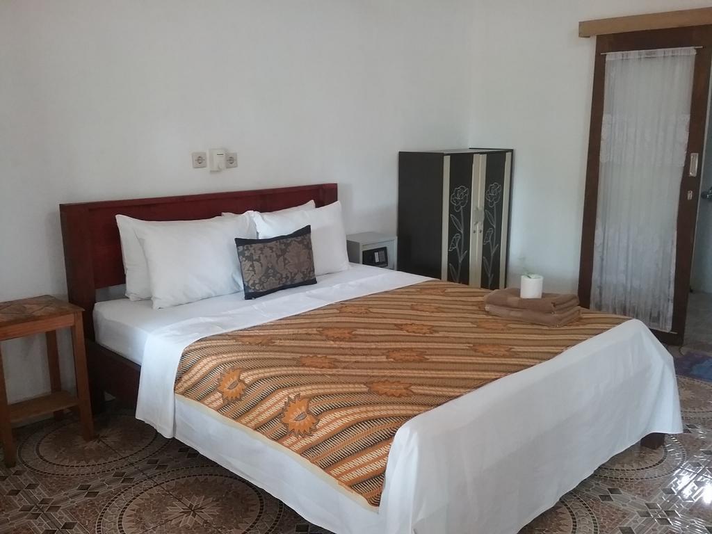 Putri Homestay Гілі-Мено Екстер'єр фото