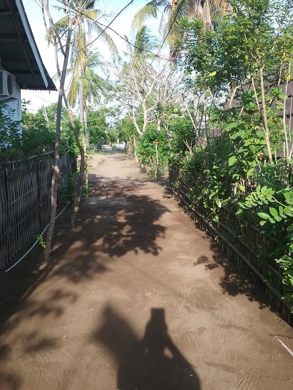 Putri Homestay Гілі-Мено Екстер'єр фото